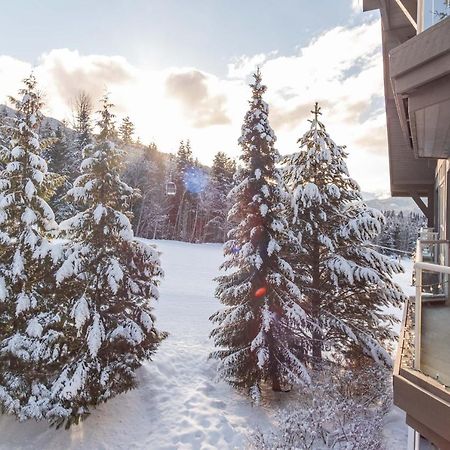 The Best Ski In Ski Out Two Bedroom Condo At Aspens ウィスラー エクステリア 写真